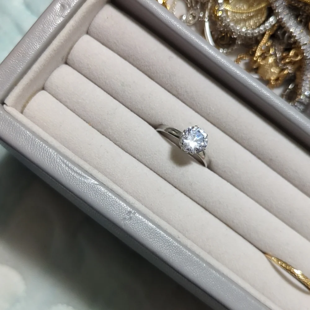 Silver ring! - Picture 1 of 3
